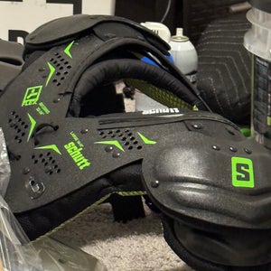 Large Youth Schutt Y Flex 4.0 Youth Shoulder Pads (Used)