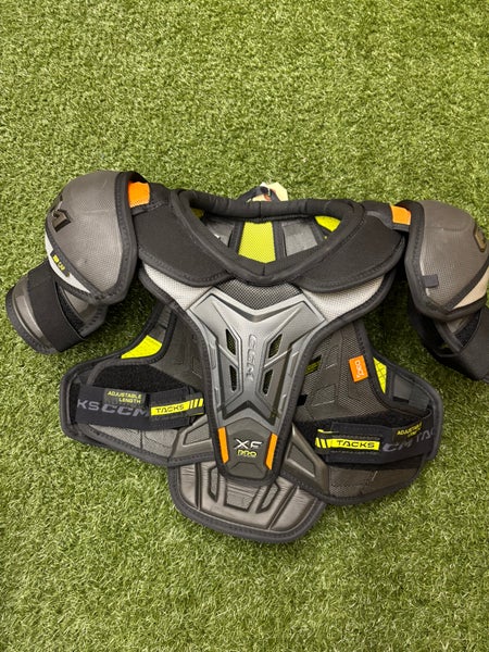 Medium Junior CCM XF Pro Shoulder Pads