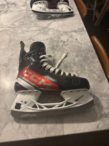 2023 CCM JetSpeed FT6 Pro Hockey Skates Narrow Width 8 (Used)