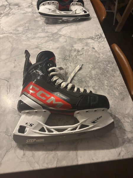 2023 CCM JetSpeed FT6 Pro Hockey Skates Narrow Width 8 (Used)