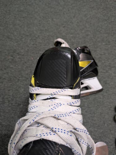 Size 8 Bauer Supreme 3S pro goalie skates