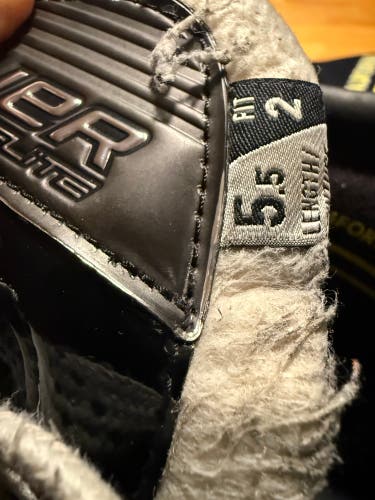 2021 Bauer Elite Hockey Goalie Skates Size 5.5 (Used)