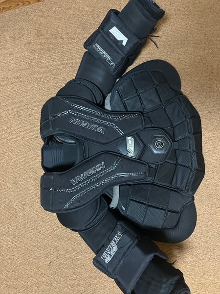 Vaughn V10 Pro Carbon Goalie Chest Protector