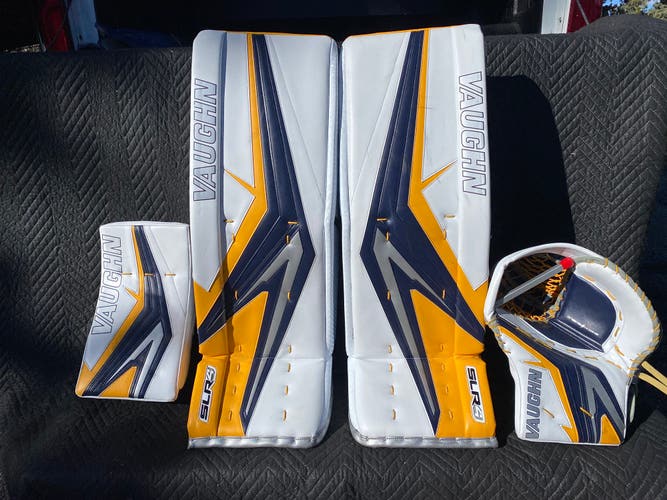 33" + 1.5” 2024 Vaughn SLR4 Pro Carbon Regular Goalie Full Set Pro Stock (Used)