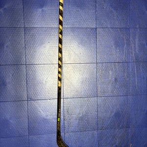 Intermediate Bauer AG5NT Right Handed Hockey Stick P28 55 Flex (Used)