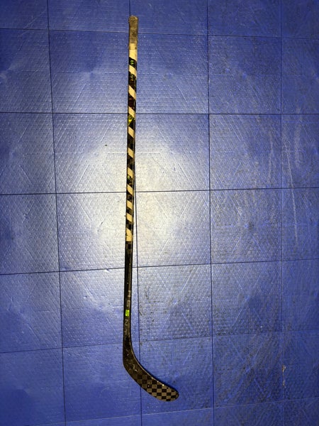 Intermediate Bauer AG5NT Right Handed Hockey Stick P28 55 Flex (Used)