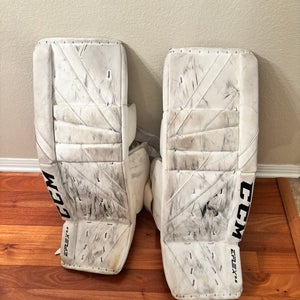 34" CCM Extreme Flex 5.9 Goalie Leg Pads (Used)