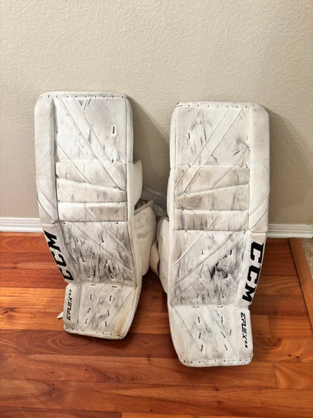 34" CCM Extreme Flex 5.9 Goalie Leg Pads (Used)