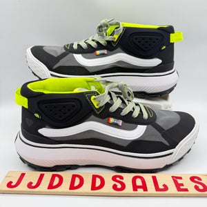 VANS MTE Crosspath Mid All-Terrain Shoes Black White VN000CVV448 Size 10.5 NEW

New Without Box