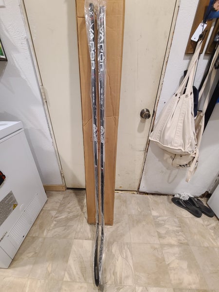Junior Bauer Vapor 3X Right Stick P28 50 Flex (New)