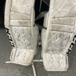 32" CCM Extreme Flex 5.5 Goalie Leg Pads (Used)