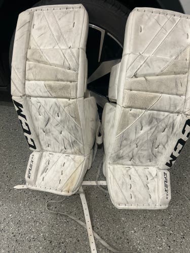 32" CCM Extreme Flex 5.5 Goalie Leg Pads (Used)