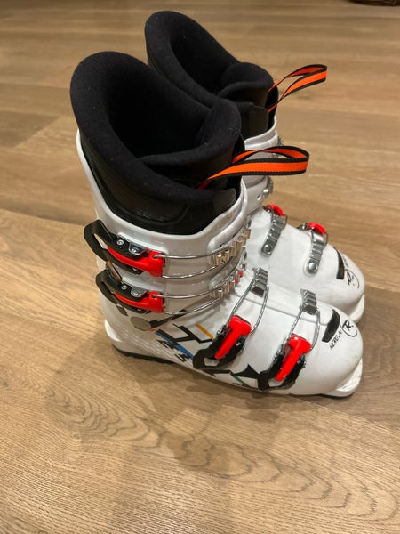 Mondo 24 & 24.5 Kid's Rossignol Hero J3 Ski Boots Soft Flex (Used)
