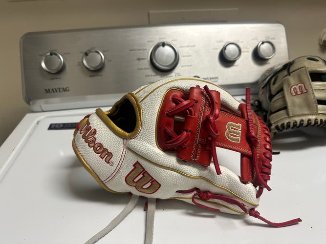 Wilson A2000 1786 11.5" (Used)