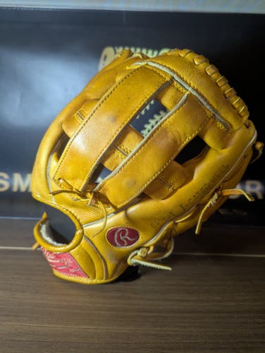 Infield Rawlings 1061 Baseball Glove 12" (Used)