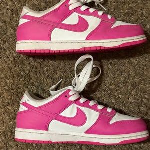 Kid's 3Y (Big Kids / Youth) Nike Dunk Low Shoes (Used)