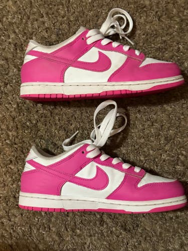 Kid's 3Y (Big Kids / Youth) Nike Dunk Low Shoes (Used)