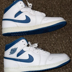 Men's Size M 12.0 (W 13.0) Jordan Shoes (New)