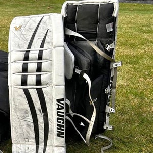 Good condition Vaughn Leg Pads 36+2