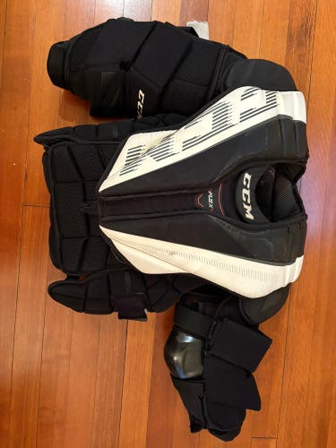 Intermediate Medium CCM Eflex 5.9 Goalie Chest Protector