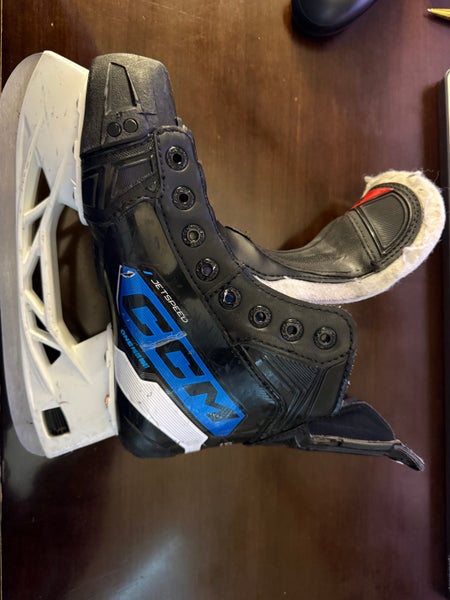 CCM Jetspeed FT680 Hockey Skates Regular Width Size 2.5 (Used)