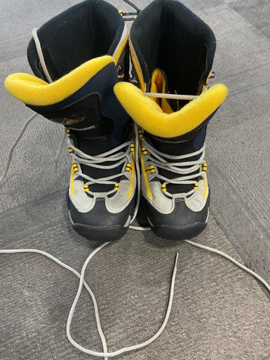 Used THINSULATE INSTALATION SNOW BOOTS Mens Snowboard Boots Yellow Senior 13 11614-S000225446