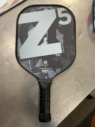 Used Onix Z5 Pickleball Racquet Black 11614-S000225393