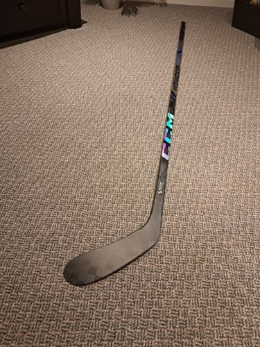 Two New Senior CCM Ribcor Trigger 9 Pro Left Hand Hockey Stick P28 - 70 Flex