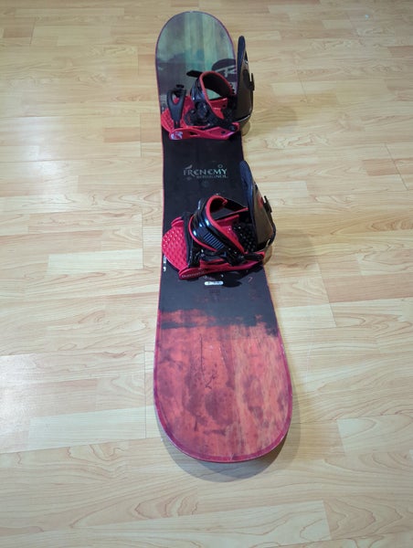 The Rossignol Frenemy 150cm W Binding Size M Fit 8-10.