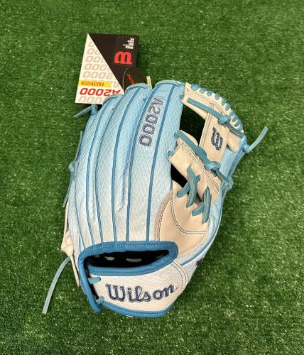 Wilson A2000 12" H12 Fastpitch Softball Infield Glove - Ice Sky Blue Fade White