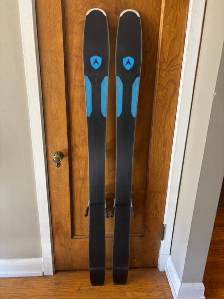 Dynastar Legend x96 チロリア ATTACK 11 Dynastar Legend x96 チロリア ATTACK 11