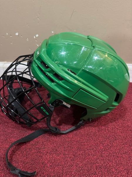 Medium CCM Super Tacks X Helmet Pro Stock Item#DNMG