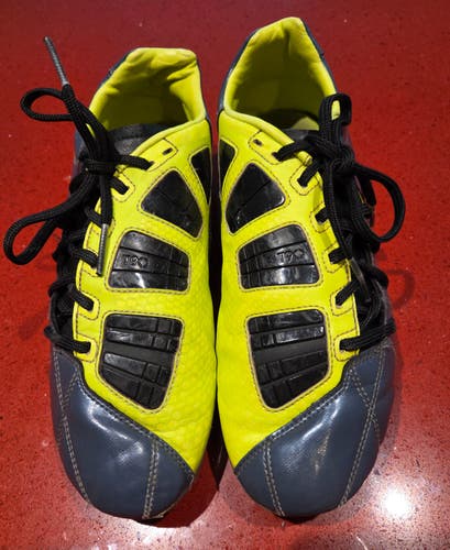 Nike T90 Laser Molded Cleats Cleats (Used); Men's Size M 7.0 (W 8.0)