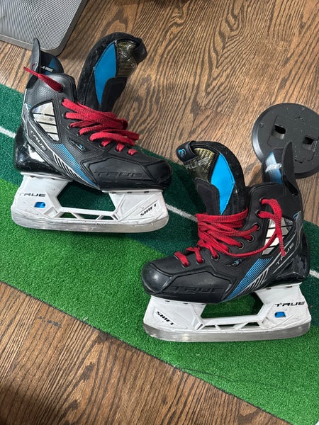 True TF7 Hockey Skates Regular Width Size 3.5 (Used)