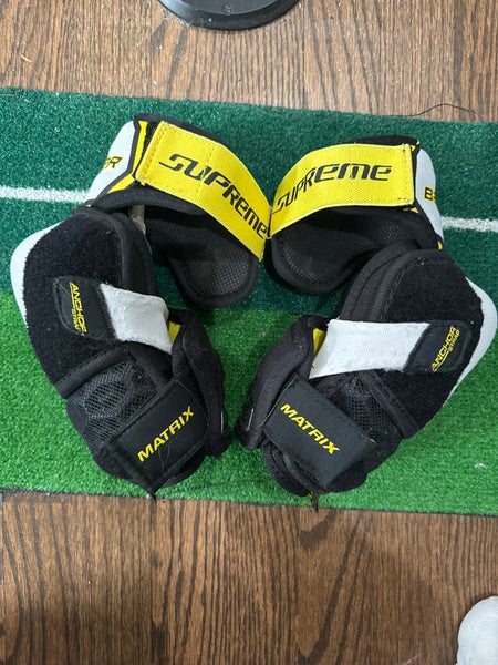 Junior Small Bauer Supreme matrix Elbow Pads (Used)