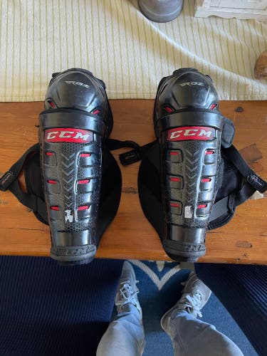 Youth CCM RBZ 11 Shin Pads (Used)
