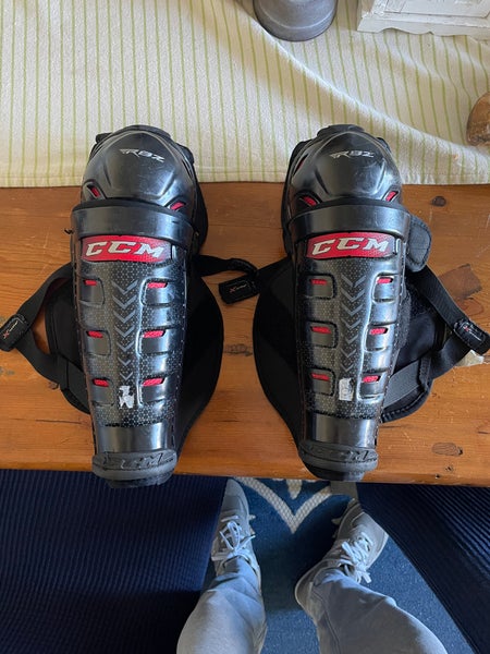 Youth CCM RBZ 11 Shin Pads (Used)
