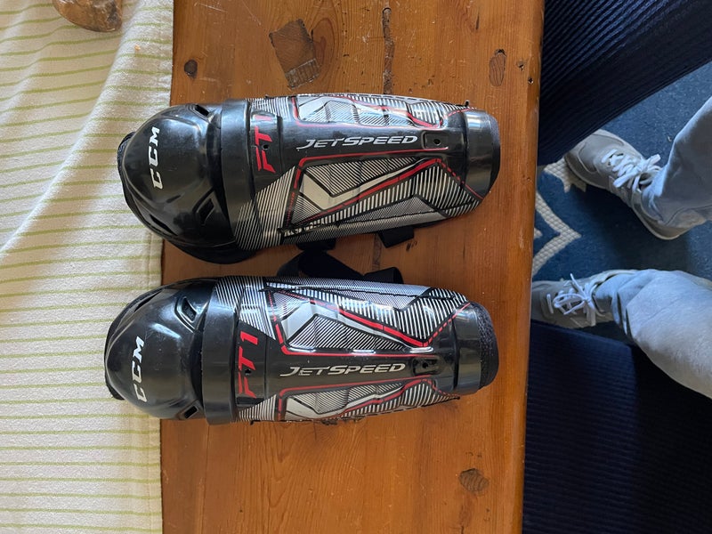 Youth CCM JetSpeed FT1 10" Shin Pads (Used)
