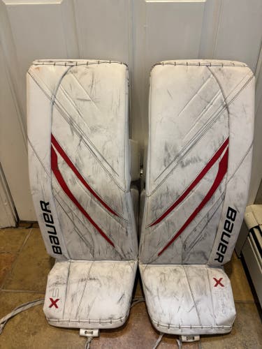 Medium 2023 Bauer Vapor X5 Pro Goalie Leg Pads (Used)