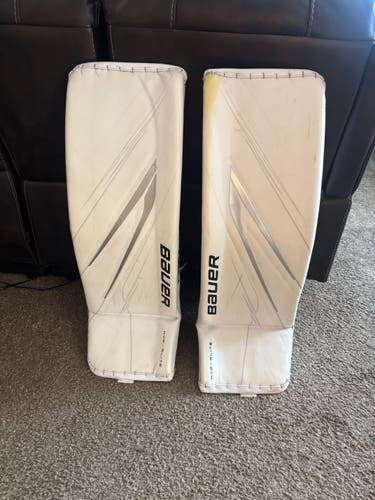 35" Bauer Hyperlite 2 Goalie Leg Pads (Used)