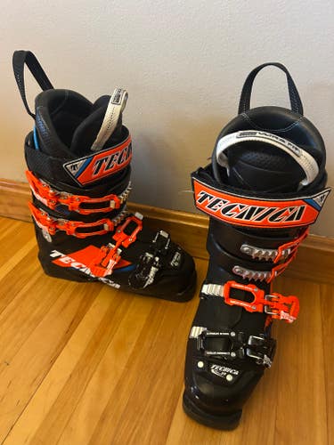 Used Tecnica R9.3 110 Racing Ski Boots