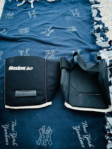 Heaton lace in thigh guards, Senior