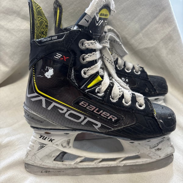 Bauer Vapor 3X Hockey Skates Size 1 (Used)