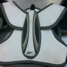 Used CCM CROSBY Youth Shoulder Pads LG 11339-S000196507