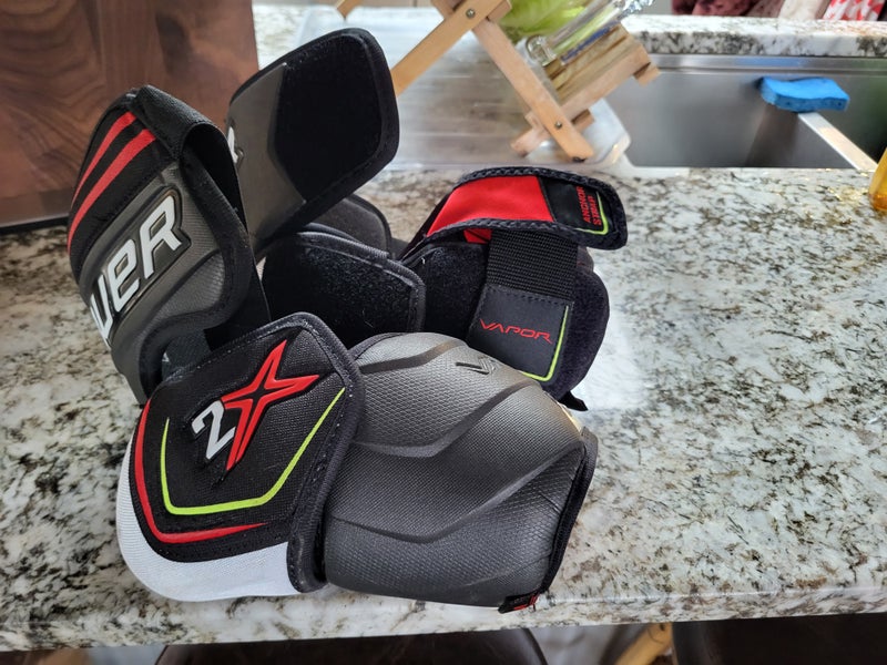 Senior Medium Bauer Vapor 2x Elbow Pads (New)