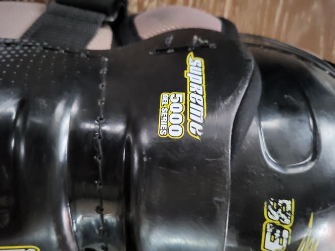 Senior Bauer Supreme 5000 14" Shin Pads (Used)