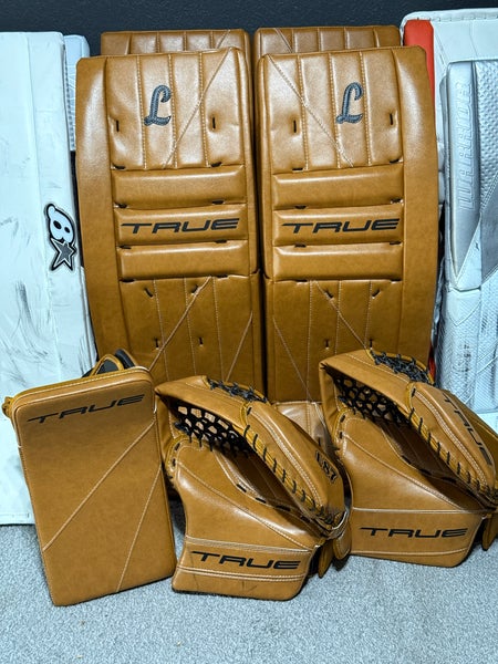 BRAND NEW True 7X L95 32+2 Regular Goalie Full Set - 2 Gloves