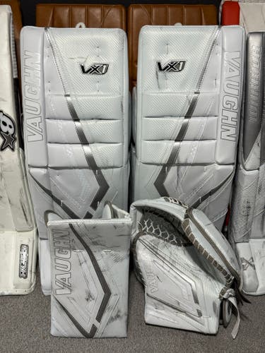 USED Vaughn VX1 32+1 Regular Goalie Full Set