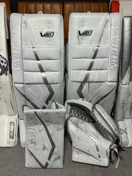 USED Vaughn VX1 32+1 Regular Goalie Full Set