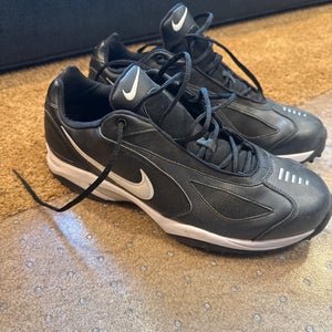 Men's Size M 12.5 (W 13.5) Nike Cleats Mid Top Turf Cleats (Used)